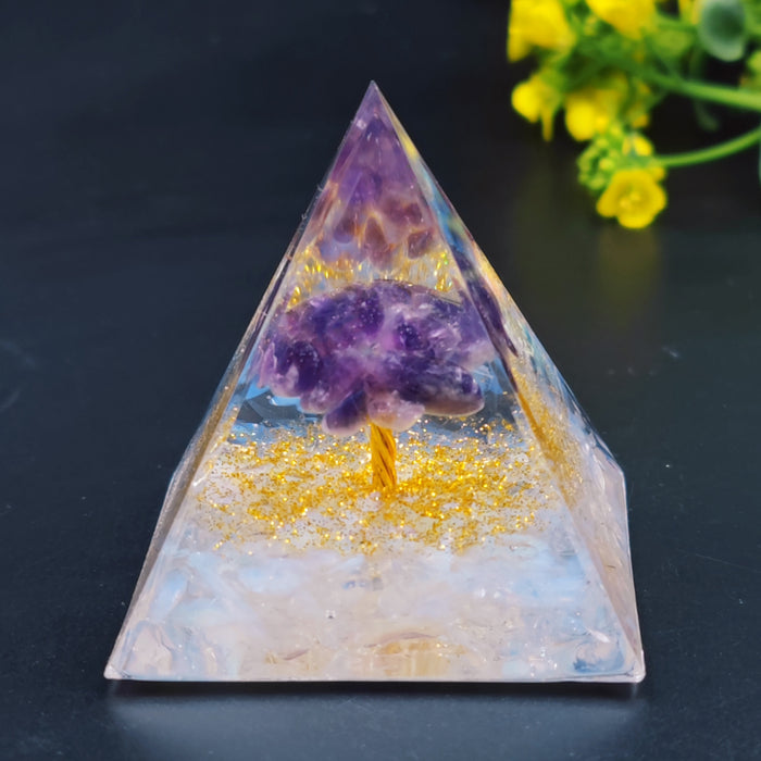 New Crystal Ball Crushed Stone Pyramid Home Crafts Resin Ornaments Desktop Ornaments - eZthings USA WE SORT ALL THE CRAZIEST GADGETS, GIZMOS, TOYS & TECHNOLOGY, SO YOU DON'T HAVE TO.