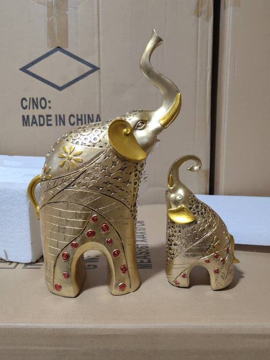 Resin Crafts European Style Couple Elephant Living Room Home Decoration Wine Cabinet Study Decoration Wedding Gift - eZthings USA WE SORT ALL THE CRAZIEST GADGETS, GIZMOS, TOYS & TECHNOLOGY, SO YOU DON'T HAVE TO.