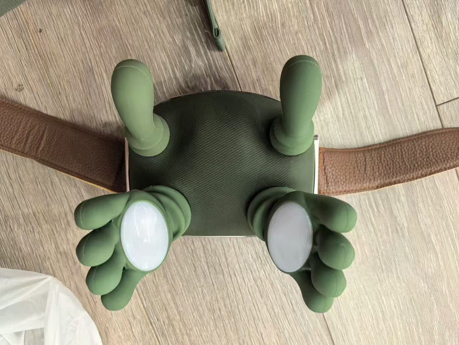 Master Hand Shoulder & Neck Massager with Heat Compress - eZthings USA WE SORT ALL THE CRAZIEST GADGETS, GIZMOS, TOYS & TECHNOLOGY, SO YOU DON'T HAVE TO.