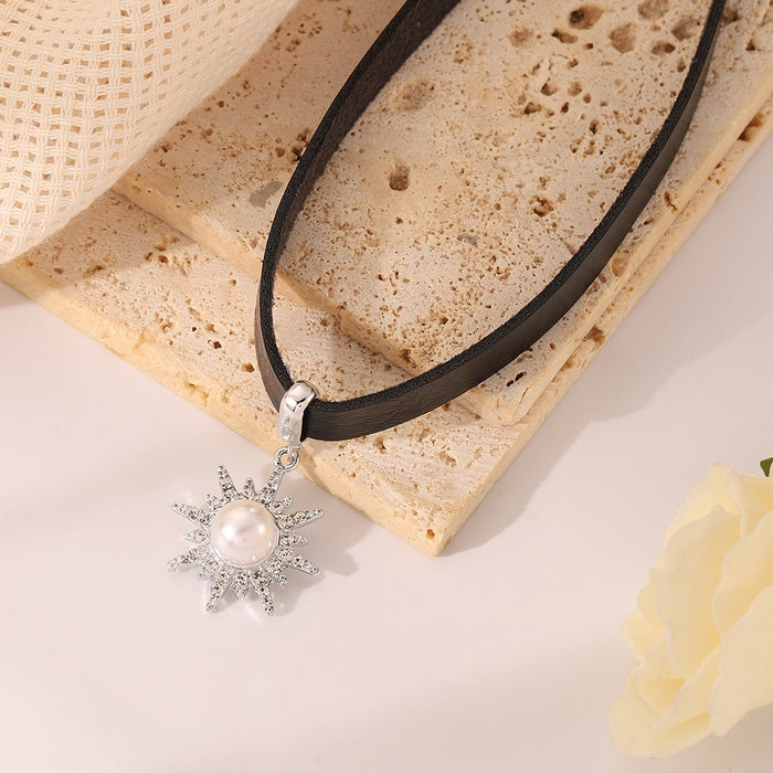 New Fashion, Light Luxury, Retro, High end, Small and Simple Short Style Full Diamond Sun Pearl Black Leather Rope Neckchain Item