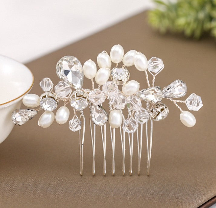 Simple wedding jewelry crystal pearl handmade crystal hair comb - eZthings USA WE SORT ALL THE CRAZIEST GADGETS, GIZMOS, TOYS & TECHNOLOGY, SO YOU DON'T HAVE TO.