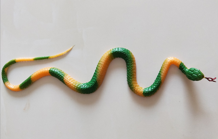 1 Pcs Halloween Jokes Interesting Prank Horror Fun Shocker Novelty Gadgets Funny Toys Animals Simulation Snake Toys