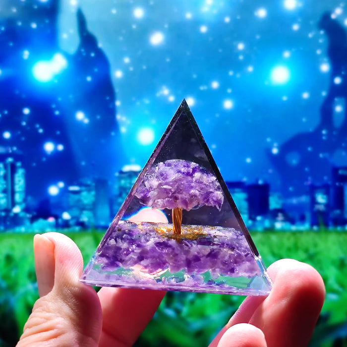 New Crystal Ball Crushed Stone Pyramid Home Crafts Resin Ornaments Desktop Ornaments - eZthings USA WE SORT ALL THE CRAZIEST GADGETS, GIZMOS, TOYS & TECHNOLOGY, SO YOU DON'T HAVE TO.