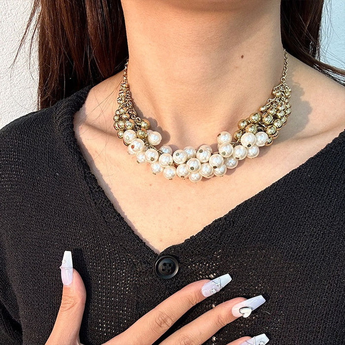 Fashionable handmade pearl necklace