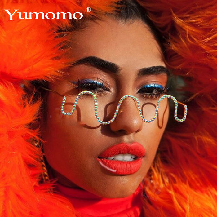 Nuevas gafas de moda hechas a mano con diamantes de media montura, gafas decorativas con ondas de Metal a la moda para mujer sin pieza 