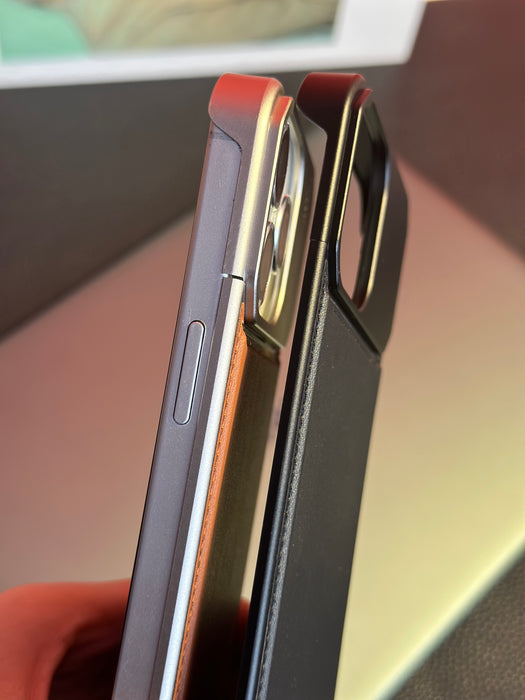 eThings  Leather frameless metal aromatherapy magnetic case Sakura sound suitable for Apple mobile phone case - eZthings USA WE SORT ALL THE CRAZIEST GADGETS, GIZMOS, TOYS & TECHNOLOGY, SO YOU DON'T HAVE TO.