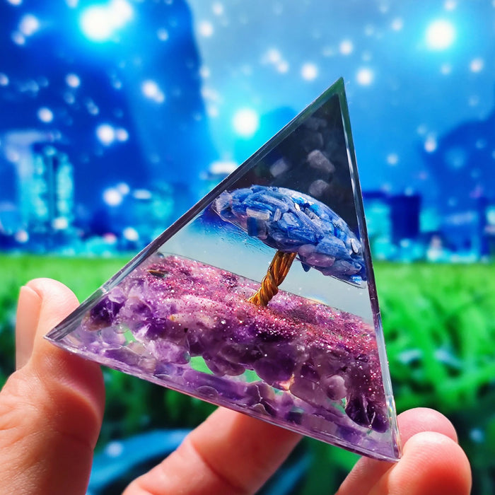 New Crystal Ball Crushed Stone Pyramid Home Crafts Resin Ornaments Desktop Ornaments - eZthings USA WE SORT ALL THE CRAZIEST GADGETS, GIZMOS, TOYS & TECHNOLOGY, SO YOU DON'T HAVE TO.