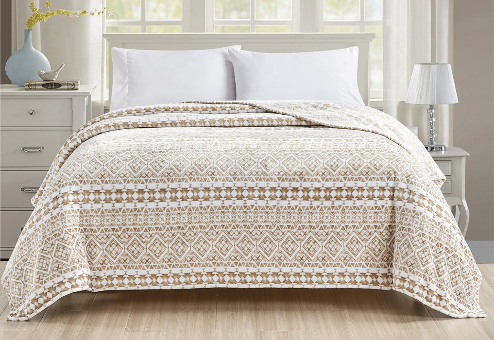 Oversize Microplush Printed Blankets in King & Queen