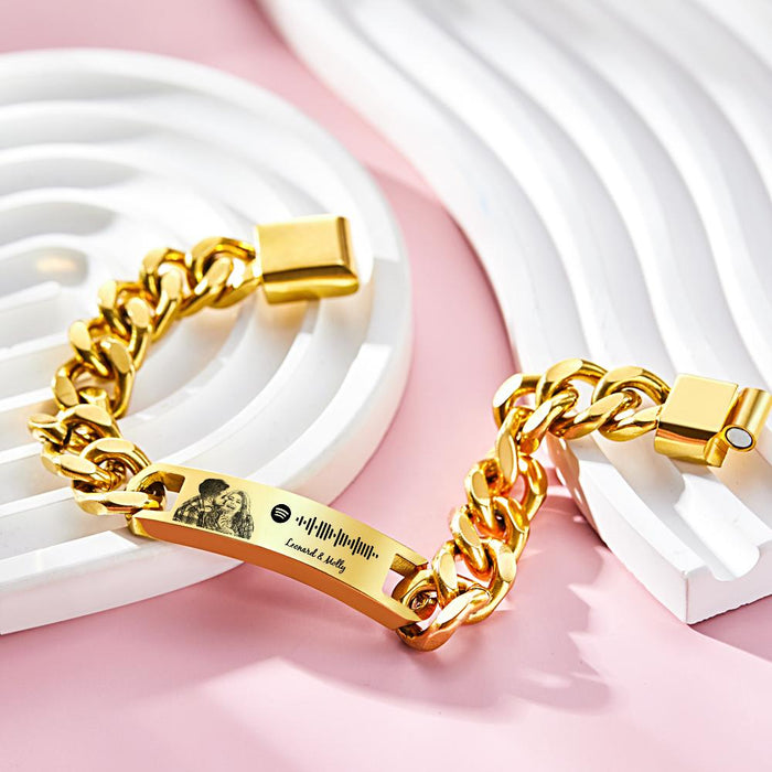 Personalized Spotify Code Bracelet with Your Photo Perfect Anniversary Gift for Him - eZthings USA WE SORT ALL THE CRAZIEST GADGETS, GIZMOS, TOYS & TECHNOLOGY, SO YOU DON'T HAVE TO.