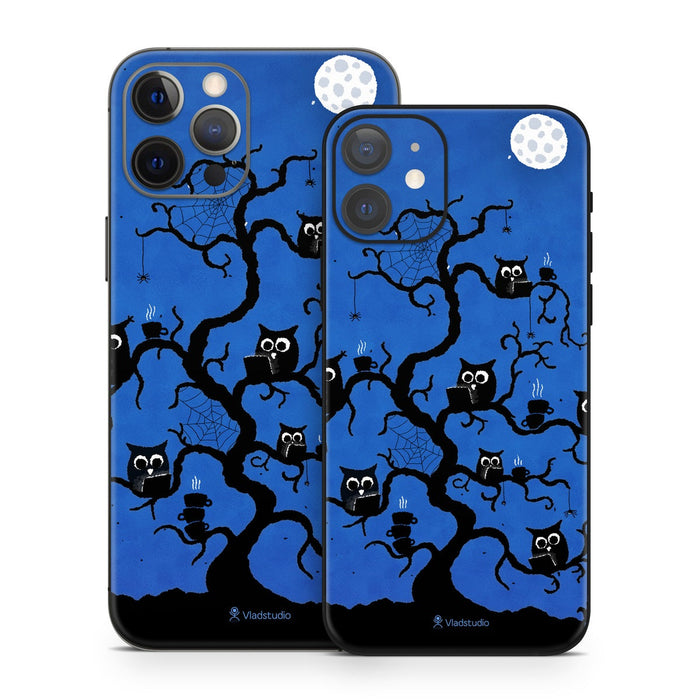 Internet Cafe - Apple iPhone 12 Skin - eZthings USA WE SORT ALL THE CRAZIEST GADGETS, GIZMOS, TOYS & TECHNOLOGY, SO YOU DON'T HAVE TO.
