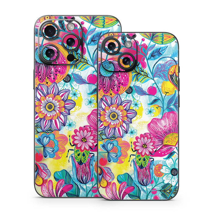 Natural Garden - Apple iPhone 15 Skin - eZthings USA WE SORT ALL THE CRAZIEST GADGETS, GIZMOS, TOYS & TECHNOLOGY, SO YOU DON'T HAVE TO.