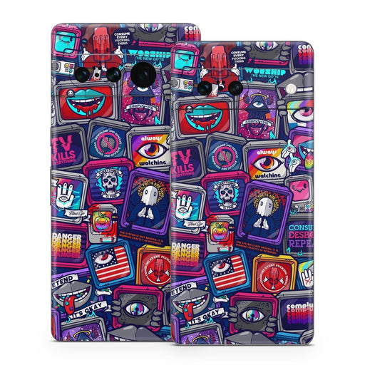 Distraction Tactic - Google Pixel 7 Skin - eZthings USA WE SORT ALL THE CRAZIEST GADGETS, GIZMOS, TOYS & TECHNOLOGY, SO YOU DON'T HAVE TO.