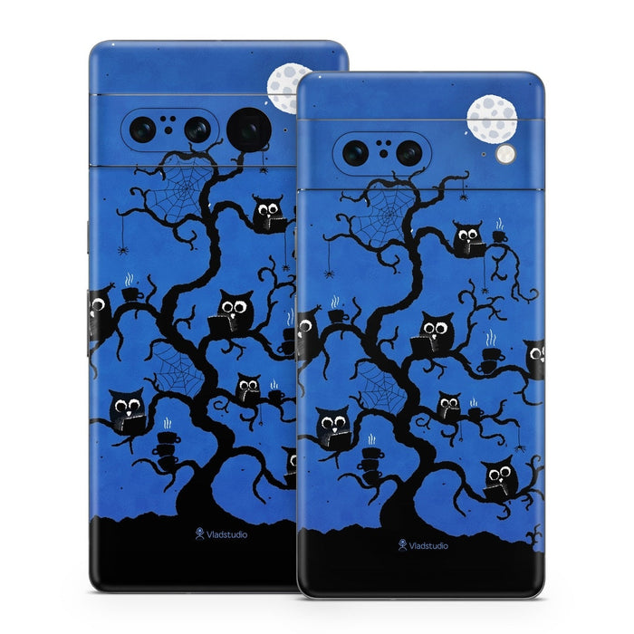 Internet Cafe - Google Pixel 7 Skin - eZthings USA WE SORT ALL THE CRAZIEST GADGETS, GIZMOS, TOYS & TECHNOLOGY, SO YOU DON'T HAVE TO.