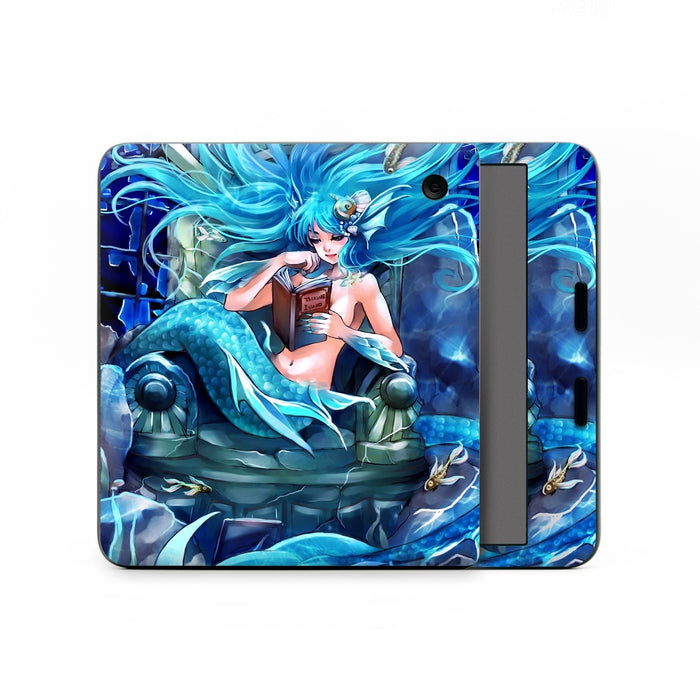 In Her Own World - Kobo Libra Colour Skin
