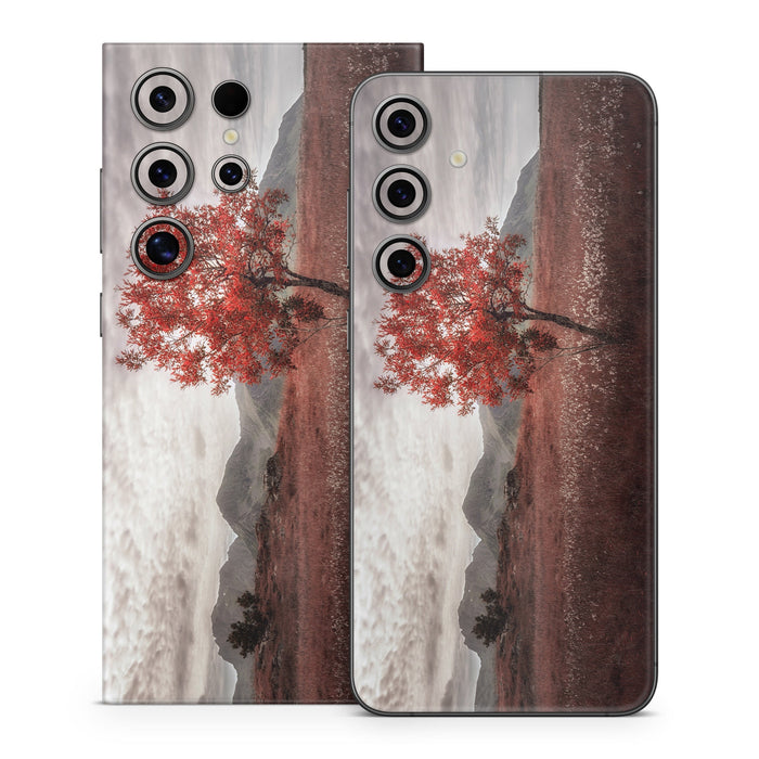 Lofoten Tree - Samsung Galaxy S24 Skin - eZthings USA WE SORT ALL THE CRAZIEST GADGETS, GIZMOS, TOYS & TECHNOLOGY, SO YOU DON'T HAVE TO.