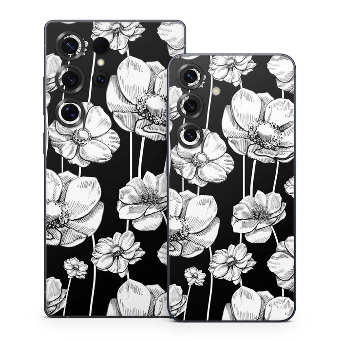 Striped Blooms - Samsung Galaxy S25 Skin - eZthings USA WE SORT ALL THE CRAZIEST GADGETS, GIZMOS, TOYS & TECHNOLOGY, SO YOU DON'T HAVE TO.