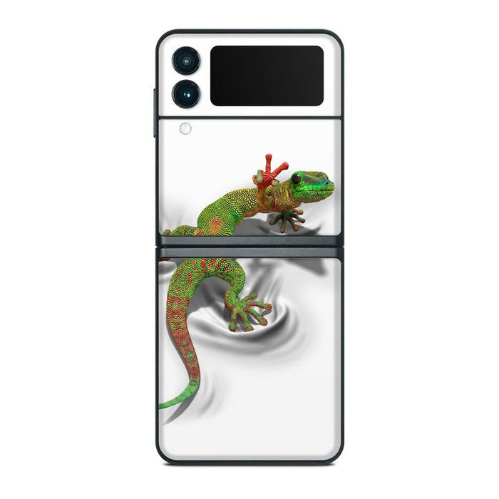 Gecko - Samsung Galaxy Z Flip 3 Skin - eZthings USA WE SORT ALL THE CRAZIEST GADGETS, GIZMOS, TOYS & TECHNOLOGY, SO YOU DON'T HAVE TO.