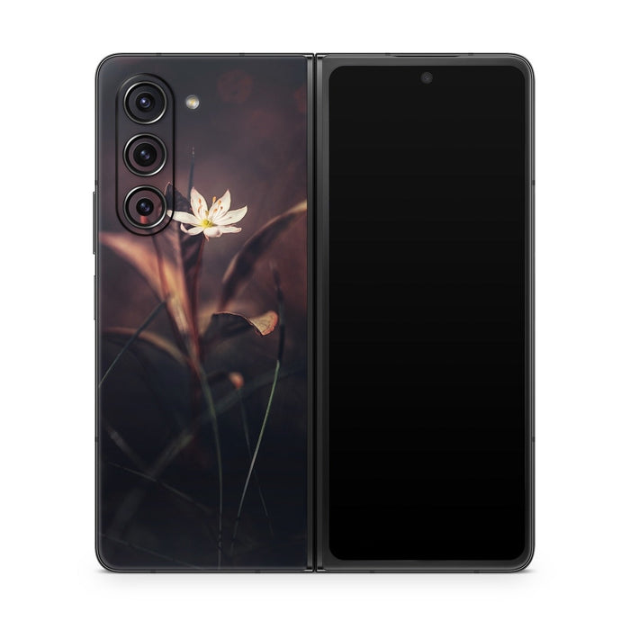 Delicate Bloom - Samsung Galaxy Z Fold5 Skin